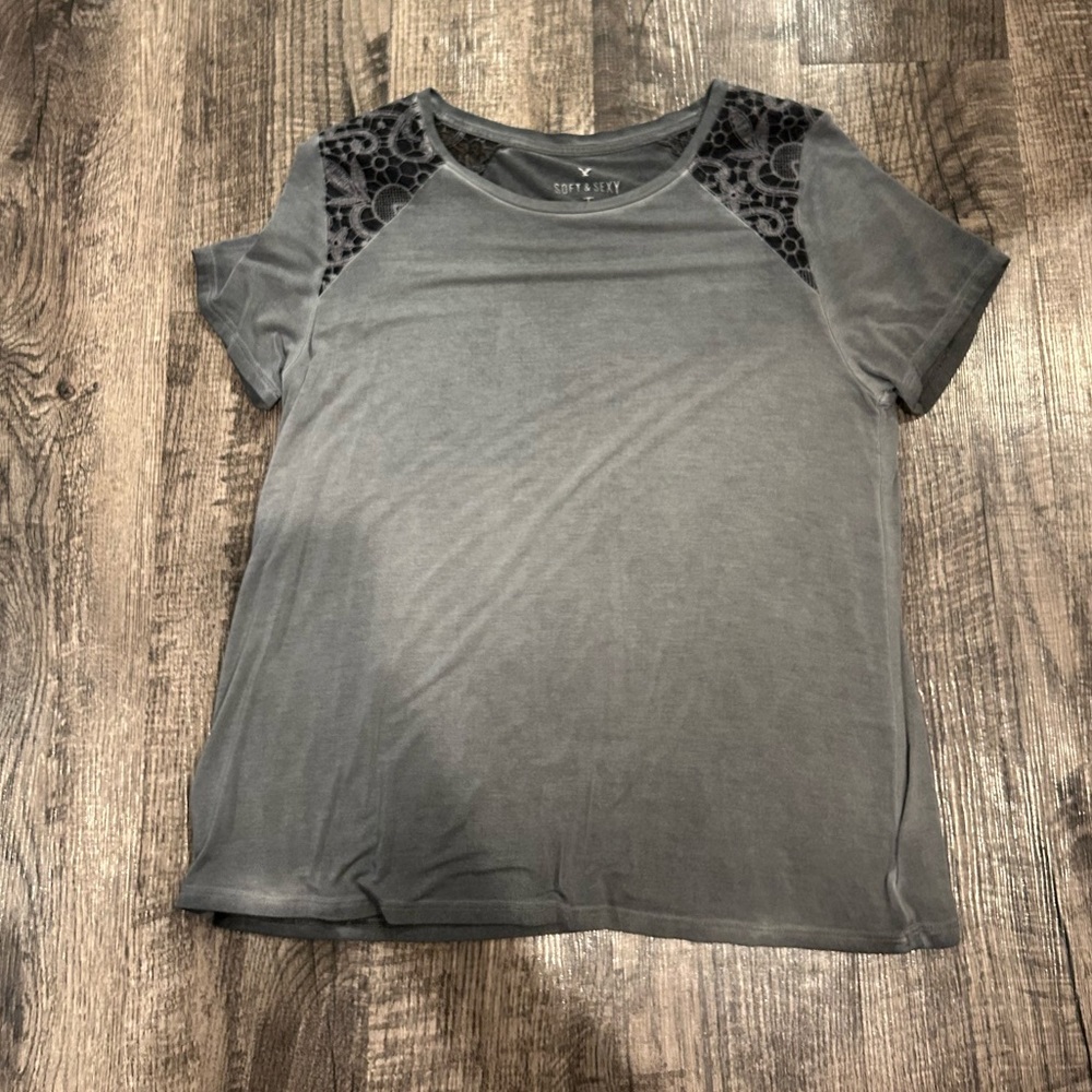 American Eagle Outfitters Gray Short Sleeve Tee